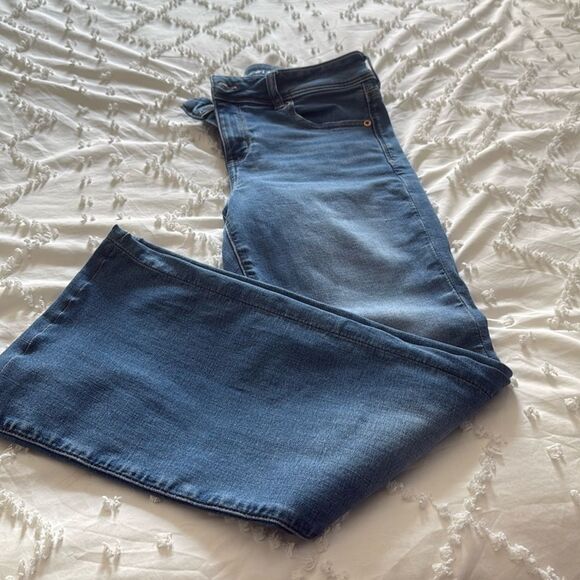 American Eagle JEANS ~ Next Level Stretch ~ size 10 SHORT ~ BOOT KICK - Picture 1 of 6